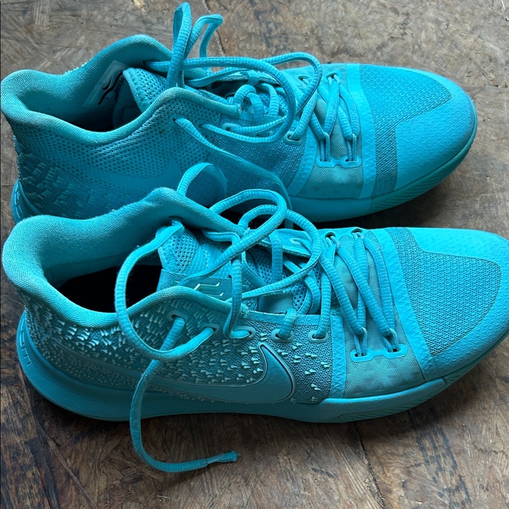 Nike Men's Teal Athletic Shoes